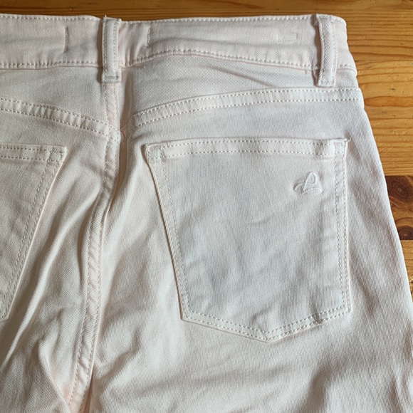 Pale pink frayed cropped jeans - Picture 7 of 9